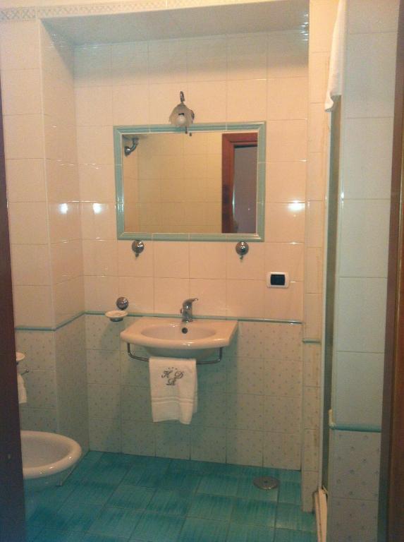 Albergo Delle Rose Поццуолі Номер фото