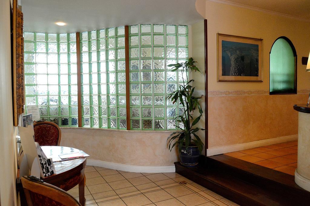 Albergo Delle Rose Поццуолі Екстер'єр фото