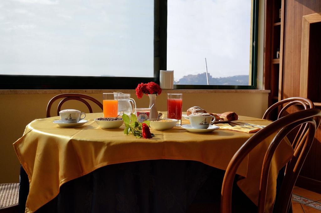 Albergo Delle Rose Поццуолі Екстер'єр фото