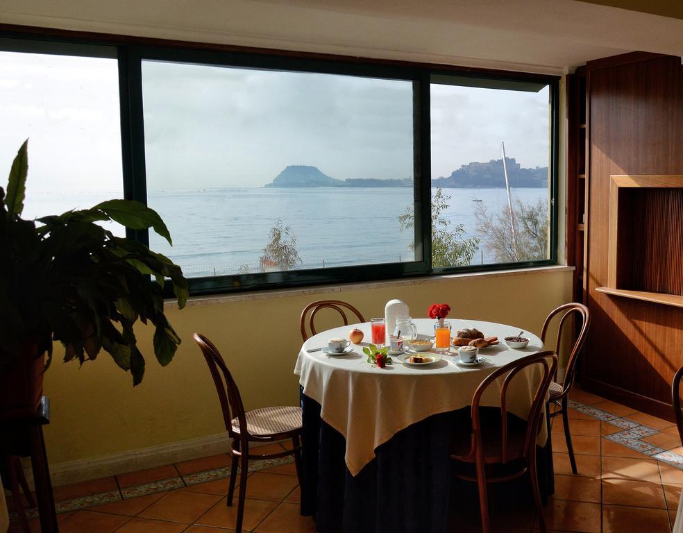 Albergo Delle Rose Поццуолі Екстер'єр фото